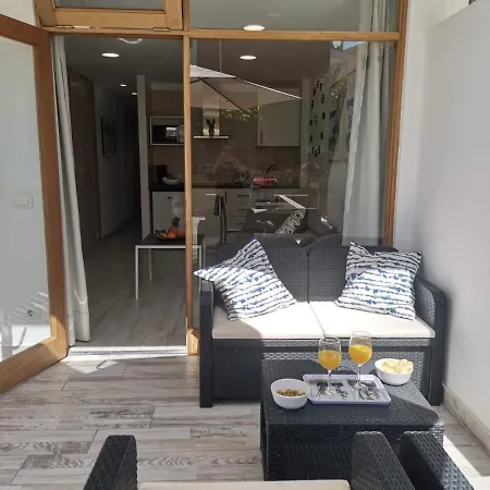 Sunny Cactus Garden 150m From Beach, Fast Fiber Wifi *