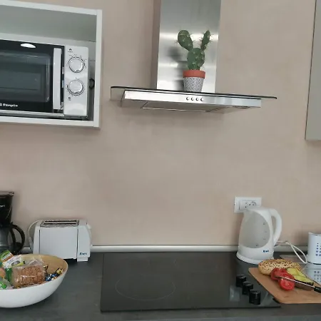 Apartment Sunny Cactus Garden 150m From Beach, Fast Fiber Wifi